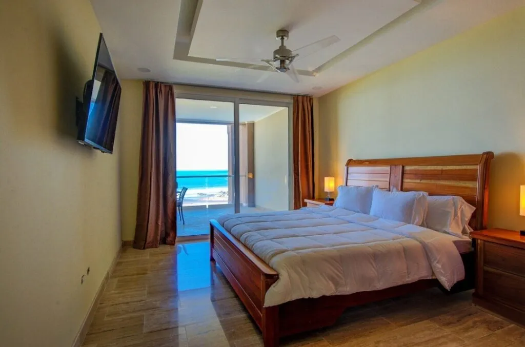 Oceanfront Vacation Rental in Jaco Beach – 3-Bedroom Condo, Jacó, Costa Rica — photo 5