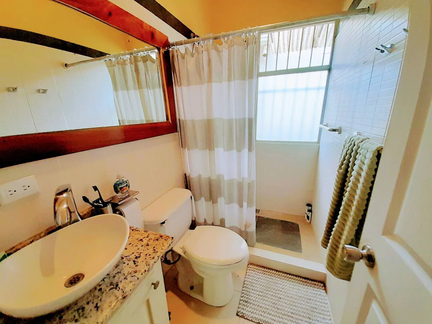Vacation  Home in Playa Hermosa | 2BR Modern Home Near Jacó, Jacó, Costa Rica — photo 5