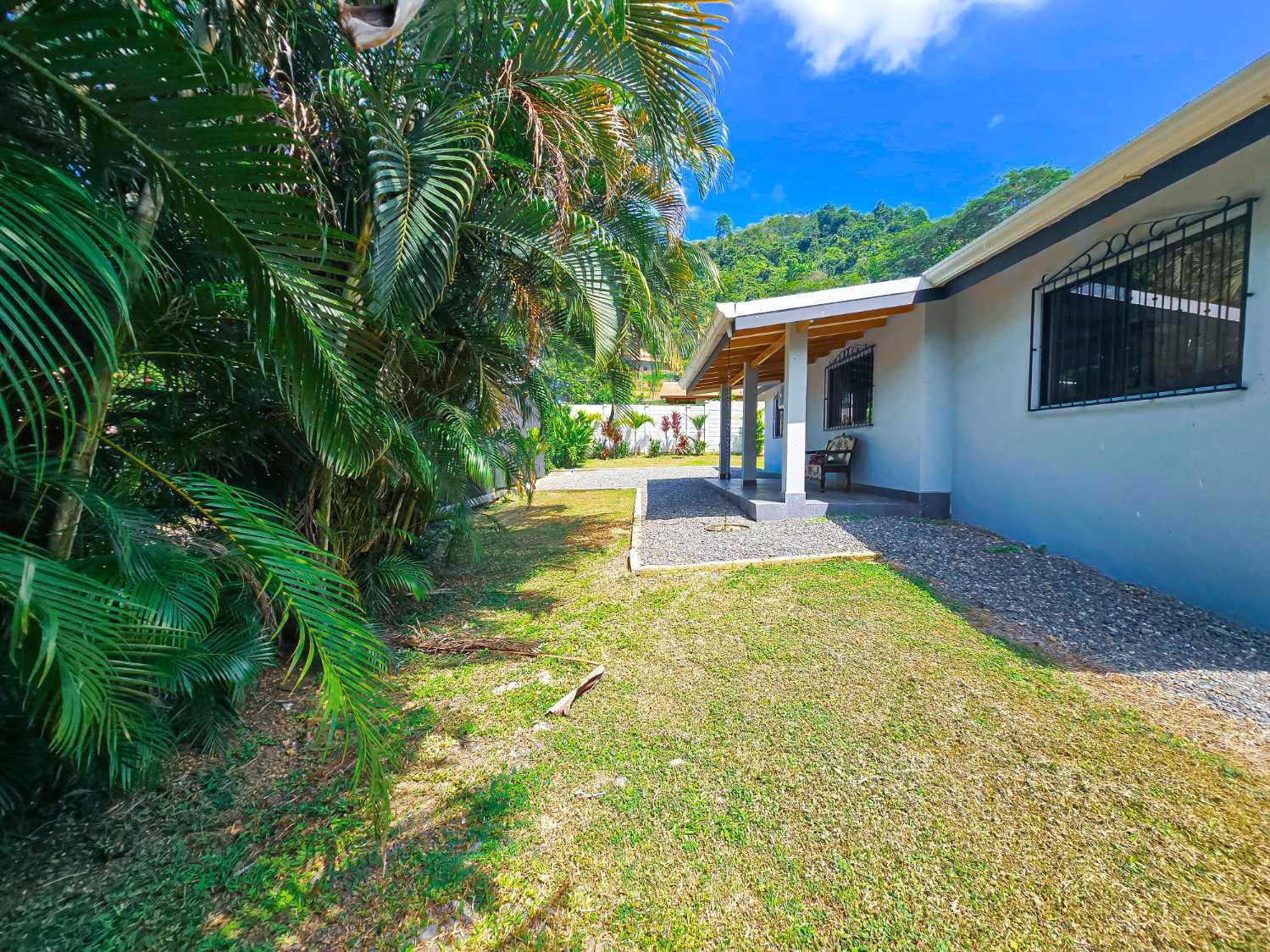 3-Bedroom House for Rent in Playa Hermosa with Garden, Jacó, Costa Rica — photo 1