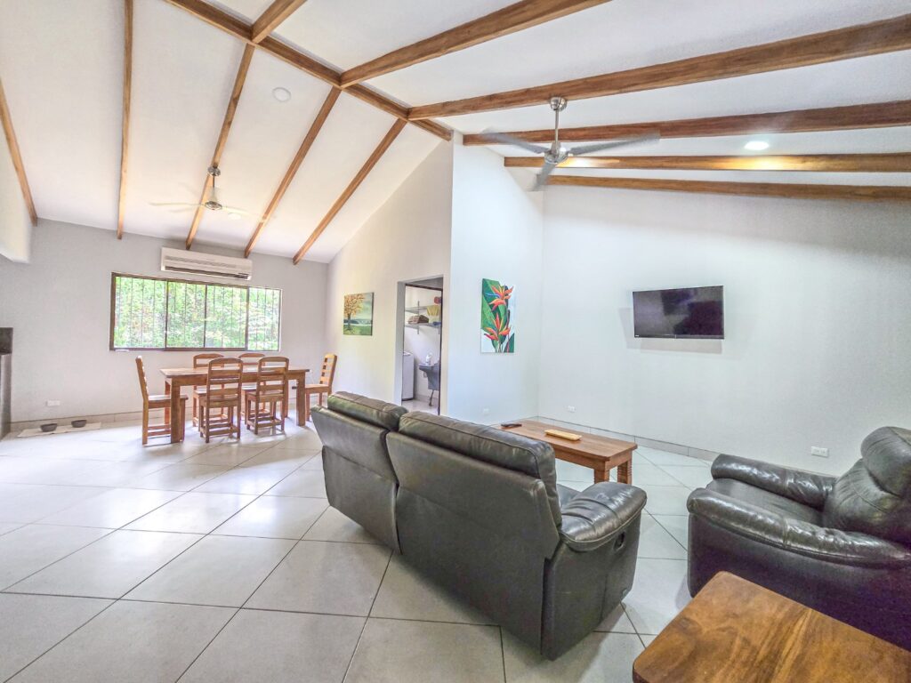 3-Bedroom House for Rent in Playa Hermosa with Garden, Jacó, Costa Rica — photo 4