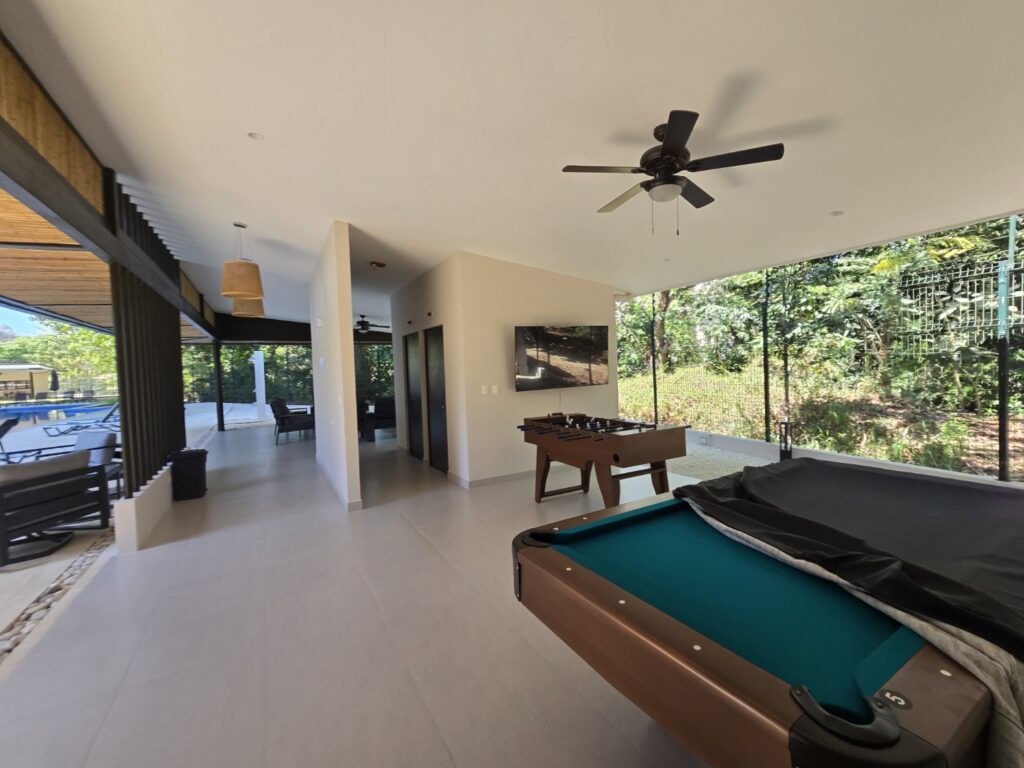 2-Bedroom Condo for Rent in Jaco with Pool and Gym, Jacó, Costa Rica — photo 4