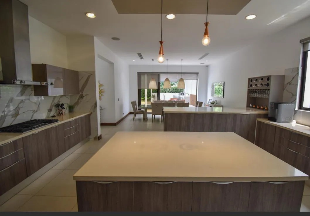 Luxury 5-Bedroom Rental in Santa Ana, Costa Rica, Santa Ana, Costa Rica — photo 2