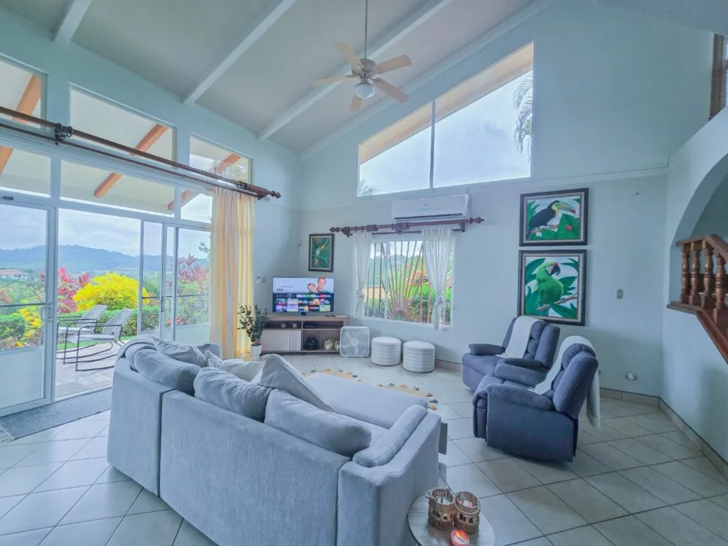 Oceanview 2-Bedroom Condo for Rent in Jaco Beach, Jacó, Costa Rica — photo 1