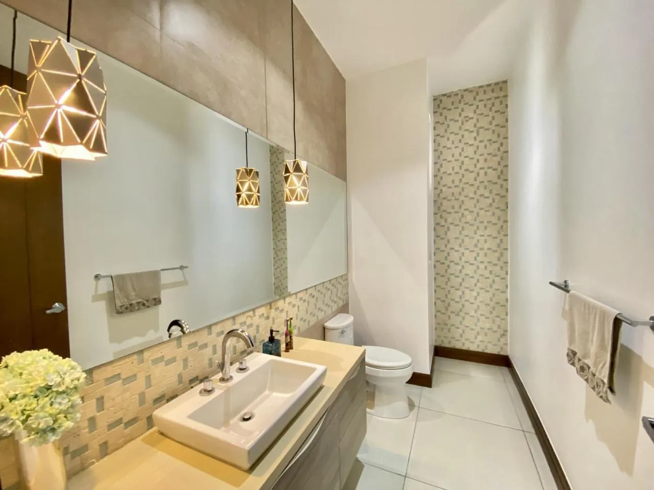 Luxury 5-Bedroom Rental in Santa Ana, Costa Rica, Santa Ana, Costa Rica — photo 3