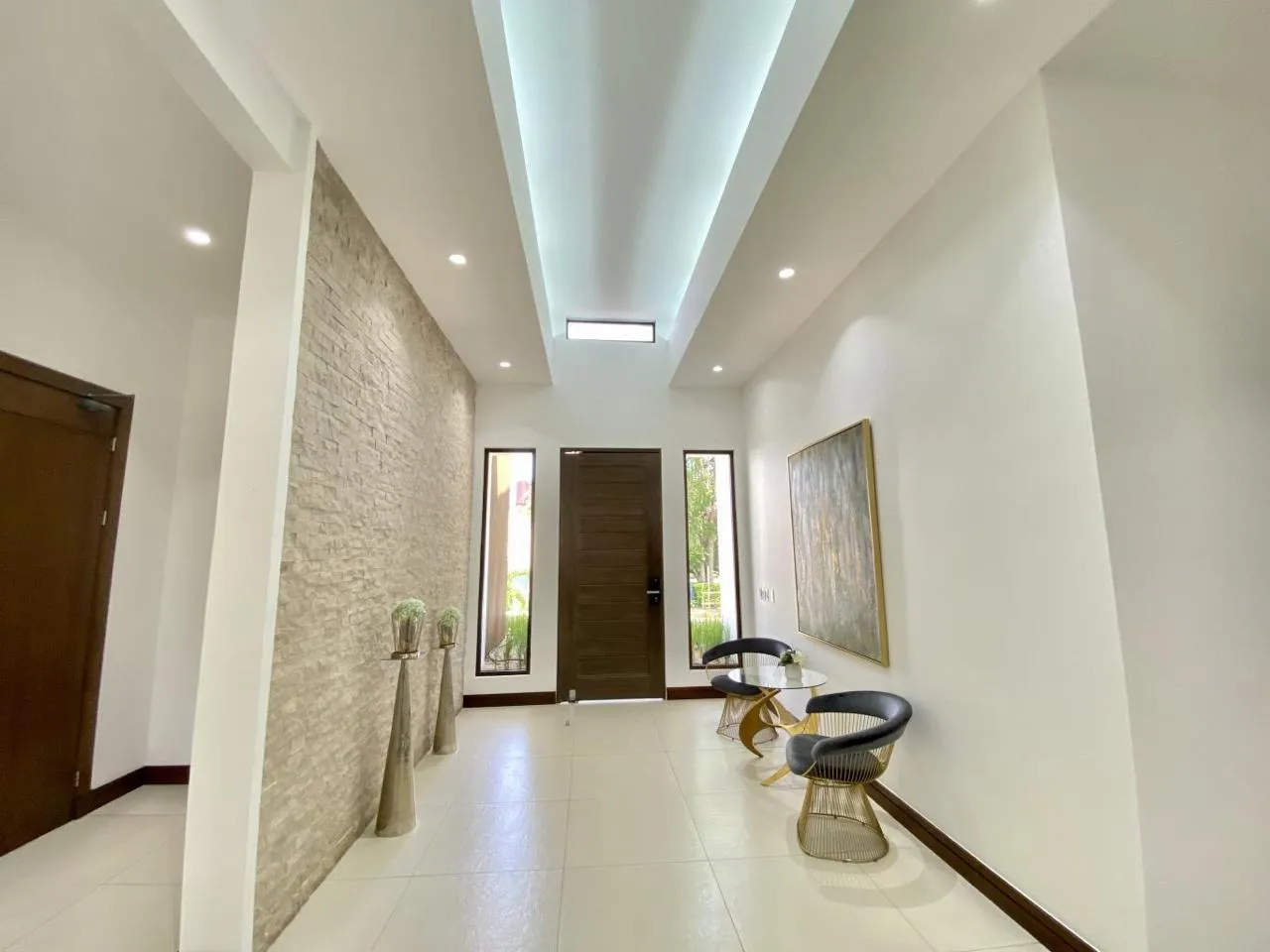 Luxury 5-Bedroom Rental in Santa Ana, Costa Rica, Santa Ana, Costa Rica — photo 6
